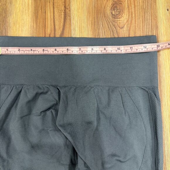 HALARA High-Waisted Gray Leggings - Picture 8 of 10